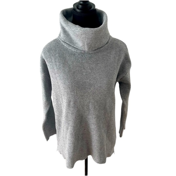 Gray Ribbed knitted turtleneck - Picture 1 of 5